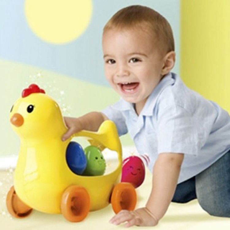TRUST TOMY TOM71160 Yumurtlayan Tavuk (12 ay +)