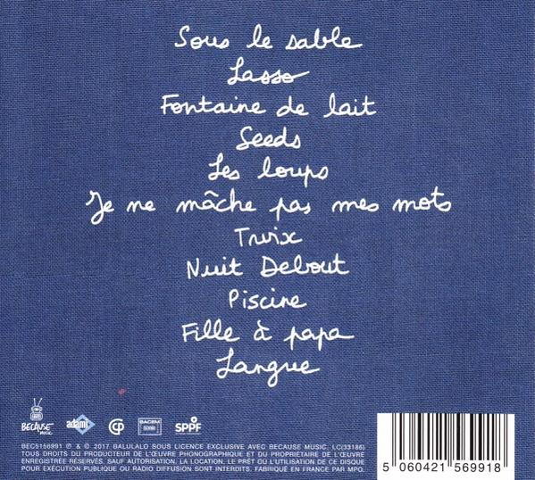 Albumhoes met songtitels in witte letters op een blauwe achtergrond. Een logo onderaan.