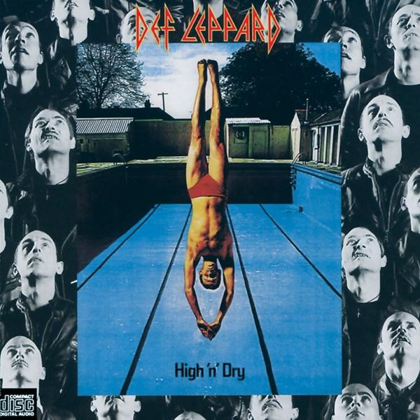 Def Leppard album borítója. Egy férfi a medencébe ugrik, felfelé néző arcok veszik körül. Kék víz.