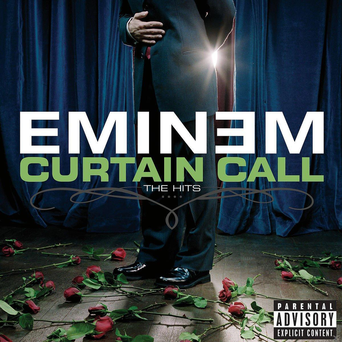 Eminems Albumcover. Ein Mann im Anzug auf der Bühne mit roten Rosen. Titel: Curtain Call.