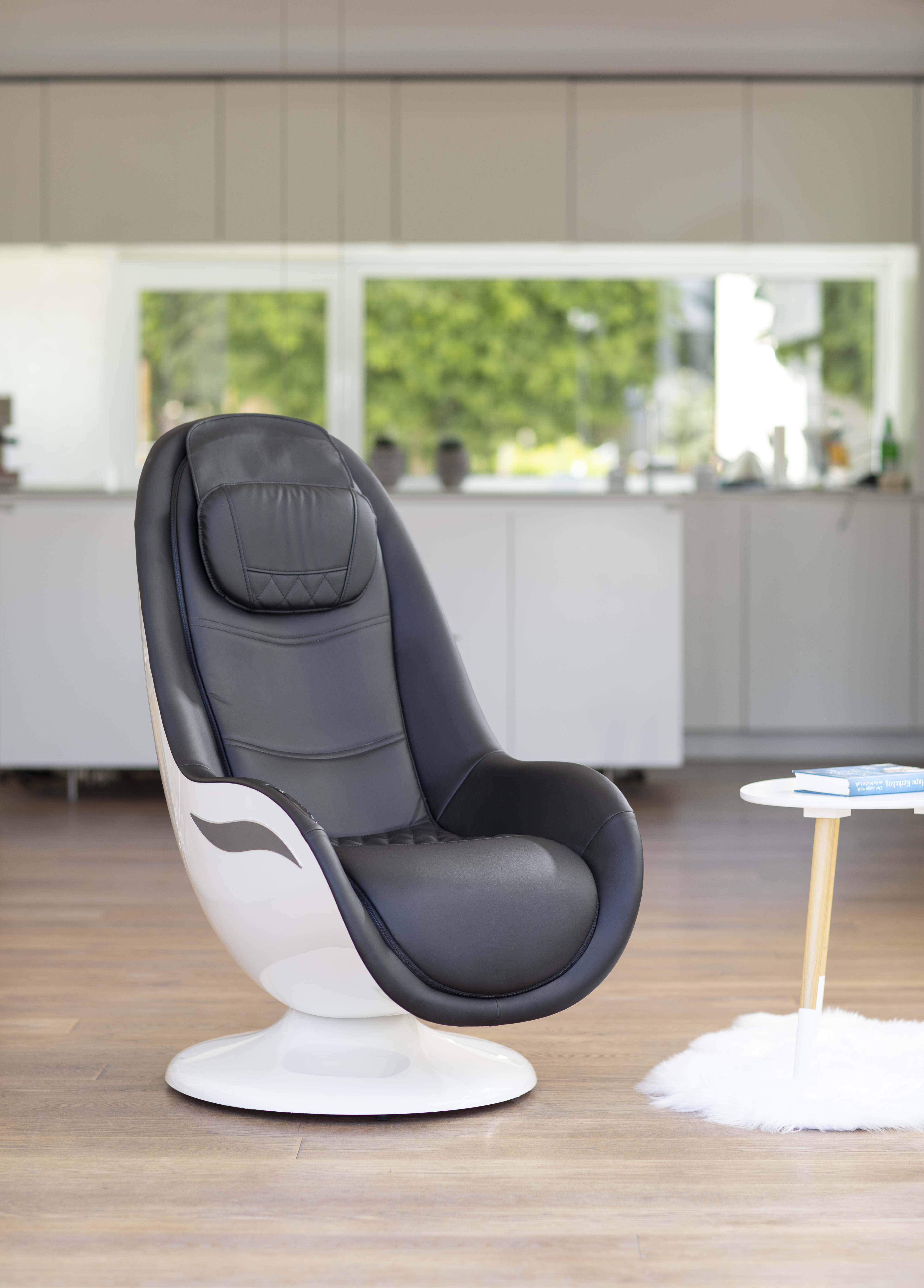MEDISANA RS 650 Lounge Chair Massagesessel , Schwarz, Weiß