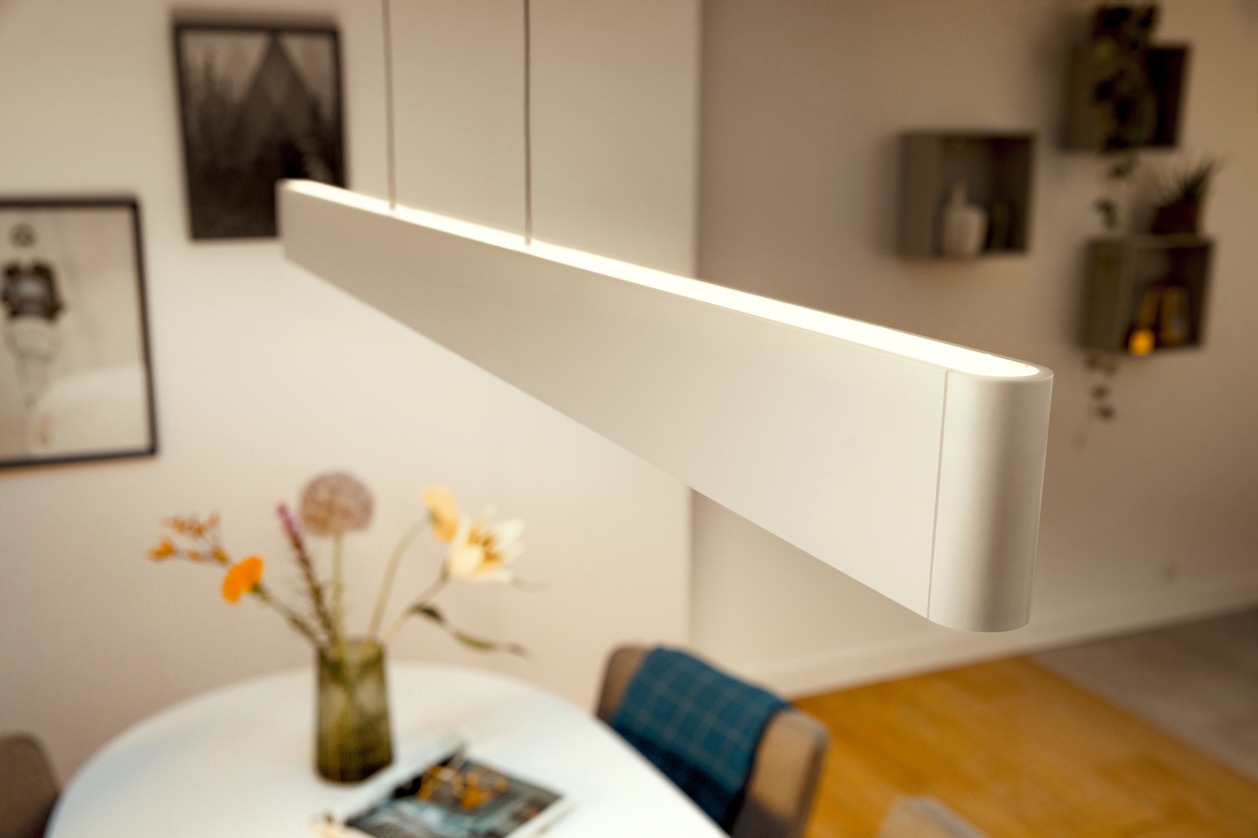 PHILIPS Ensis Bluetooth Pendelleuchte Mehrfarbig