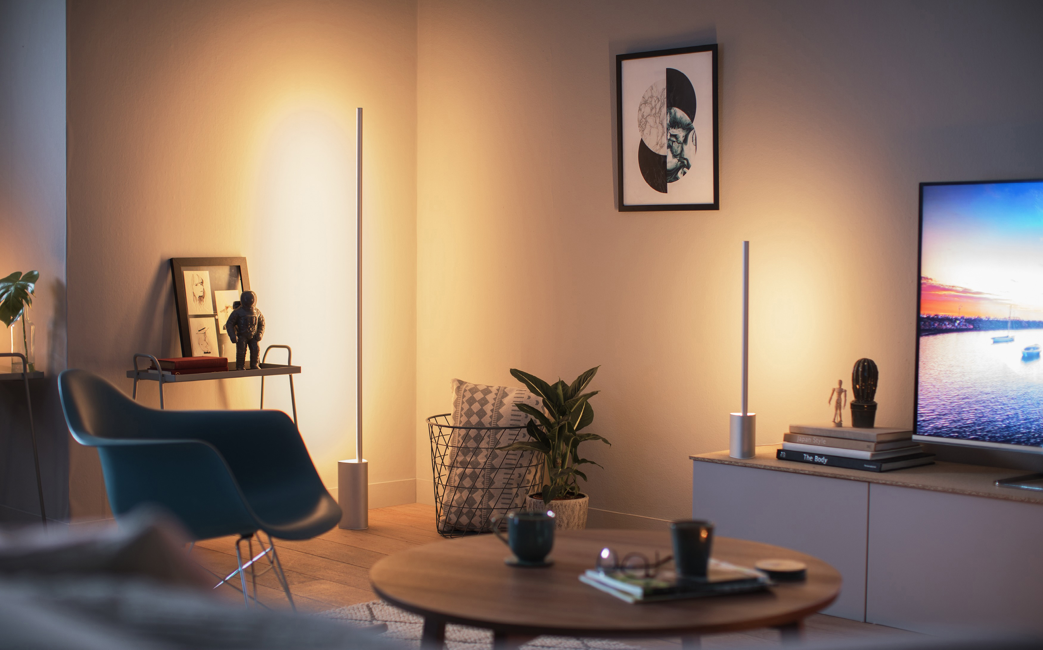 PHILIPS Hue Signe Bluetooth Tischleuchte Mehrfarbig