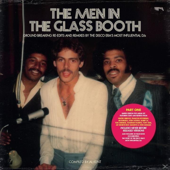 Drei Männer im Glasstand-Albumcover. Text und rosa Kreis.