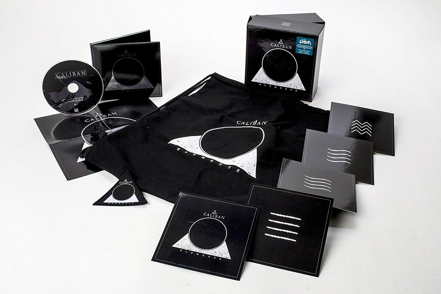 Eine Sammlung von Caliban Elements Albummaterialien auf weißer Oberfläche.
