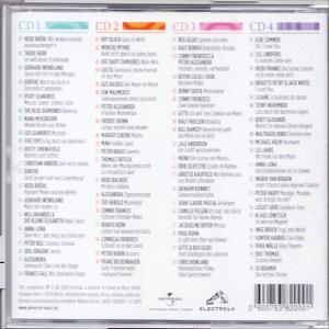 CD-Trackliste. Vier CD-Rücken mit der Bezeichnung CD1 bis CD4, jeweils mit Titellisten und Interpretenangaben.