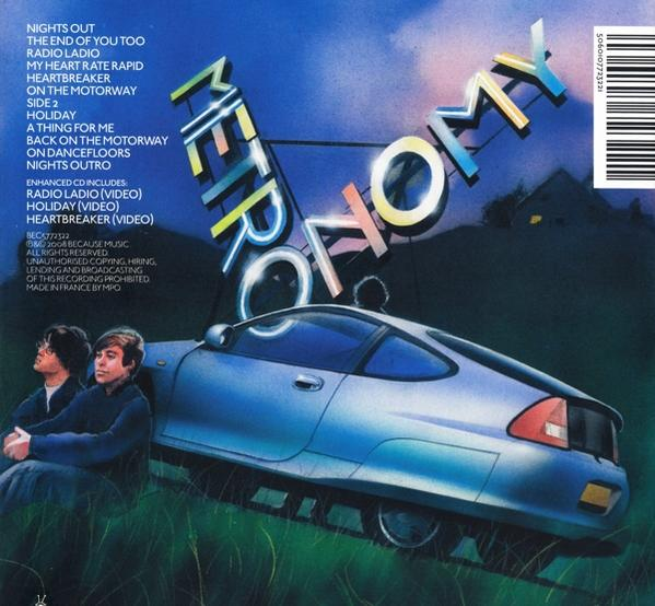 Albumcover mit blauem Auto, Bandnamen und Titeln. Zwei Männer im Vordergrund.
