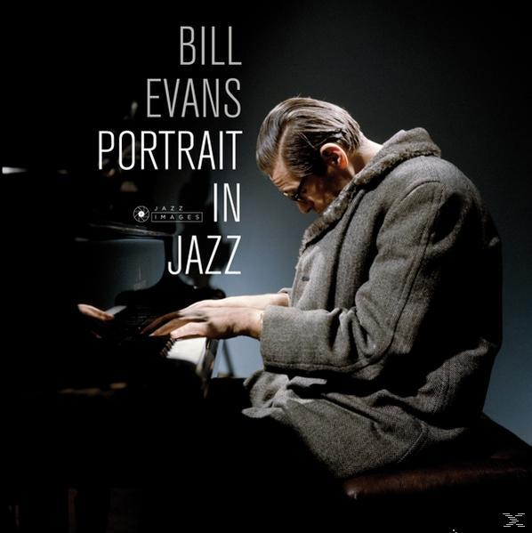 Bill Evans album borítója: Portrait in Jazz. Egy férfi zongorázik, lefelé néz. Fekete-fehér kép.