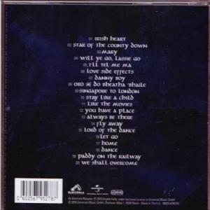 CD-Cover mit einer Titelliste, dunkler Hintergrund.