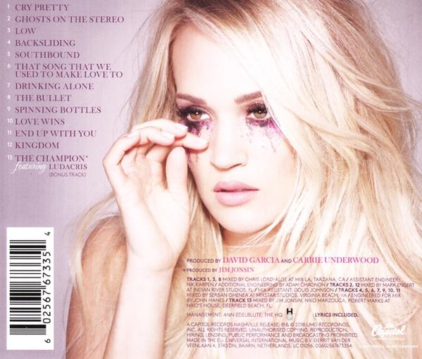 Albumcover: Sängerin mit Tränen, Make-up und Songtiteln. Text auf der Seite. Heller Hintergrund.