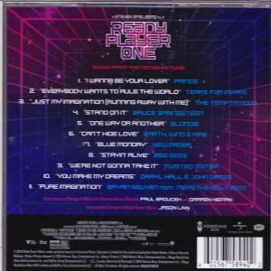 A Ready Player One filmzenealbum hátlapja a számokkal és egyéb részletekkel.