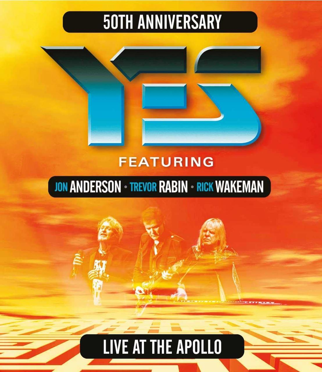 A Yes együttes album borítója. A 'YES' felirat nagy kék betűkkel, alatta a zenekar tagjaival.