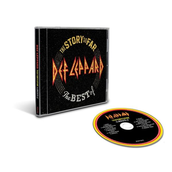 Def Leppard The Story So Far albuma egy CD tokban a lemez mellett, fehér háttéren.
