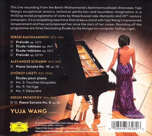 Album borító YUJA WANG-gal a zongoránál. Szövegek és egy fotó a hátoldalon.