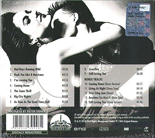 Fekete-fehér CD borító, ölelkező párral. A számlista és az album részletei láthatók.