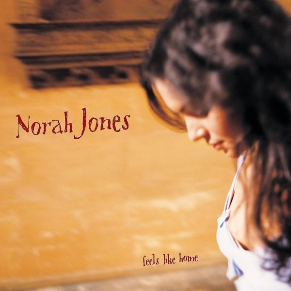 Albumcover mit Norah Jones und dem Text "feels like home".