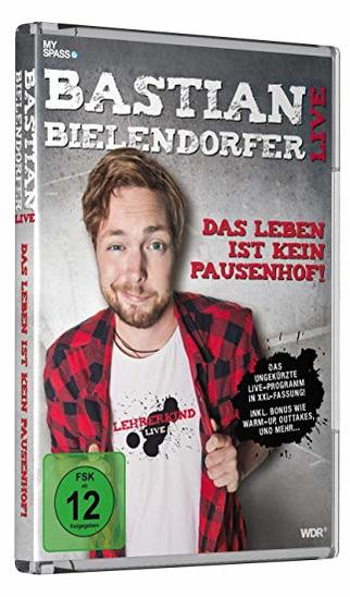 DVD-Hülle: Mann im karierten Hemd lächelt. Text: Bastian Bielendorfer live. Das Leben ist kein Pausenhof!