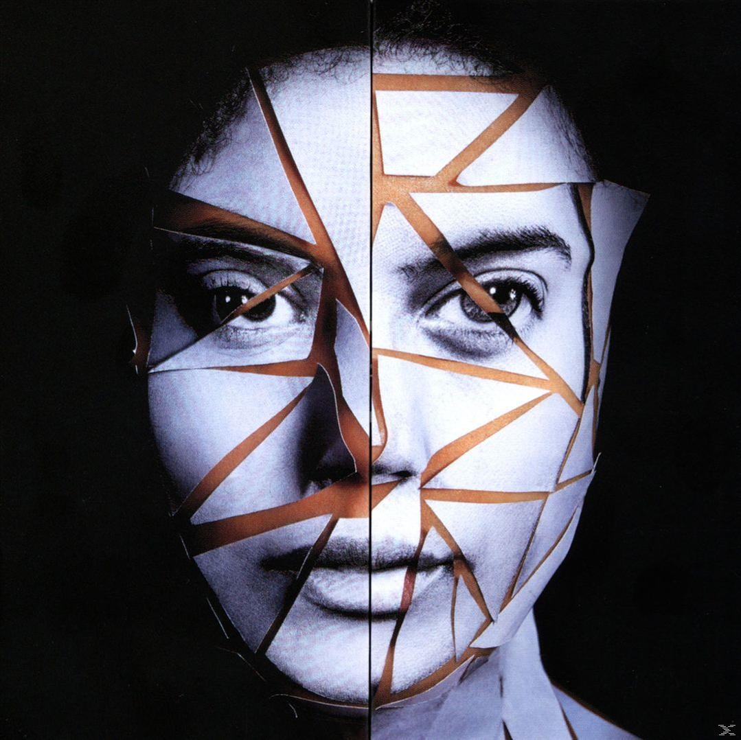 Gesicht durch geometrische Formen geschnitten, schwarzer Hintergrund, mit einem Gesicht.