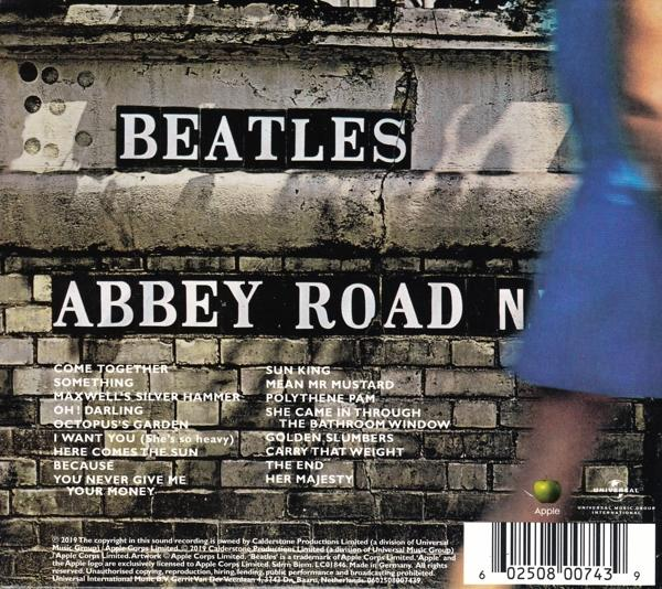 A Beatles Abbey Road albumborítója, utcatábla, a dalok címei és a művész neve látható.