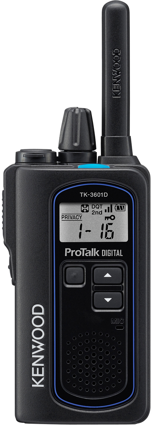 Schwarzes Kenwood ProTalk Digitalfunkgerät mit kleinem Bildschirm, Antenne und dem Text 'Kenwood'.