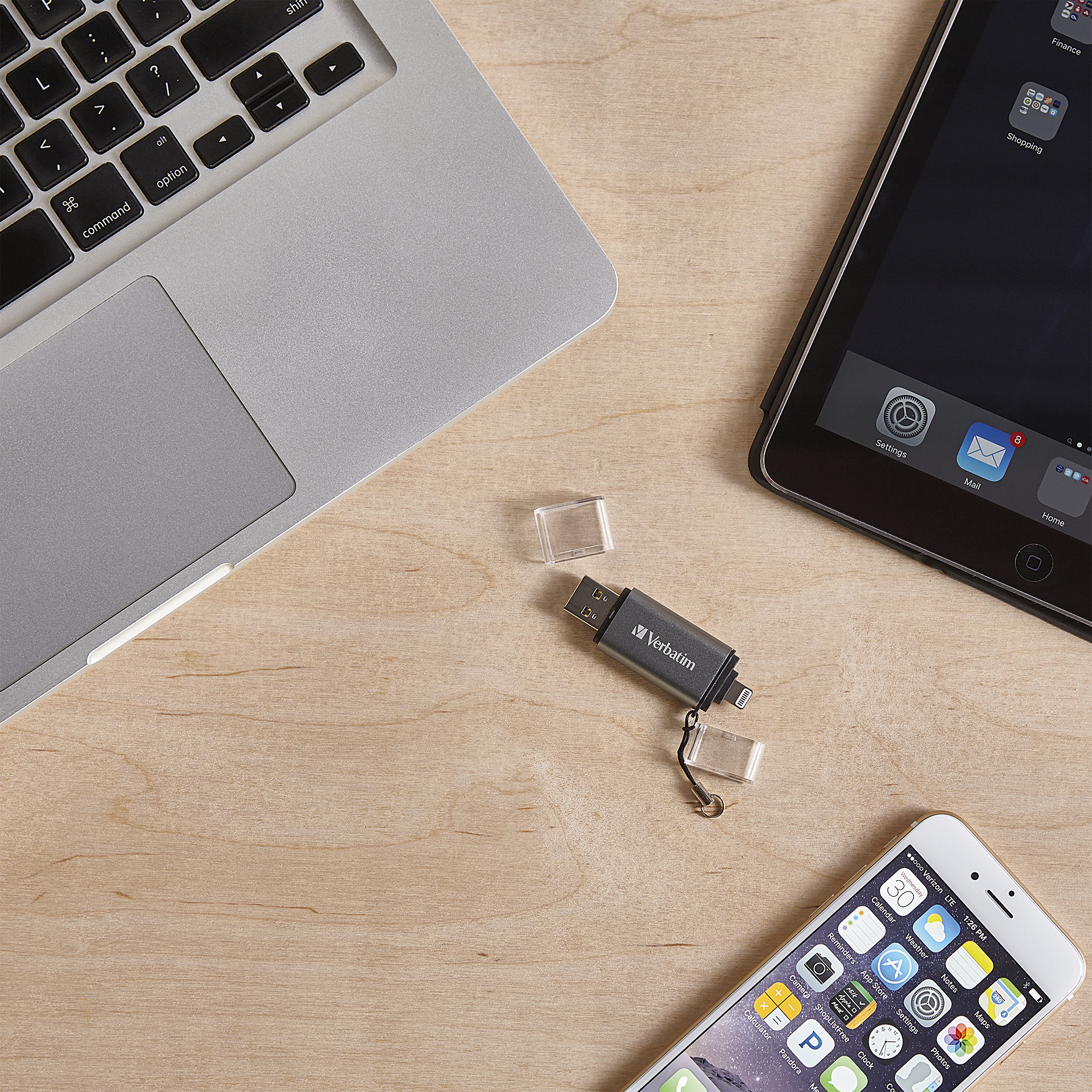 VERBATIM 49304 iStore 'n' Go Lightning / USB 3.0 USB-Stick Lightning/USB 3.0-Stick, 16 GB, Silber