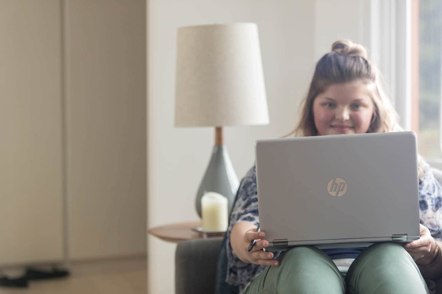 HP Pavilion x360 14-dh0315ng - 14 Zoll - Intel® Core™ i3 i3-8145U - 8 GB - 256 GB - Intel® UHD 620 - Windows 10 Home (32 bit)