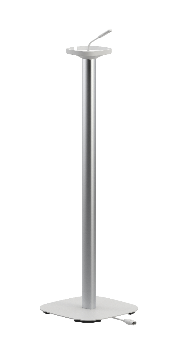 Un grand lutrin argenté avec un microphone attaché. Socle et sommet blancs.