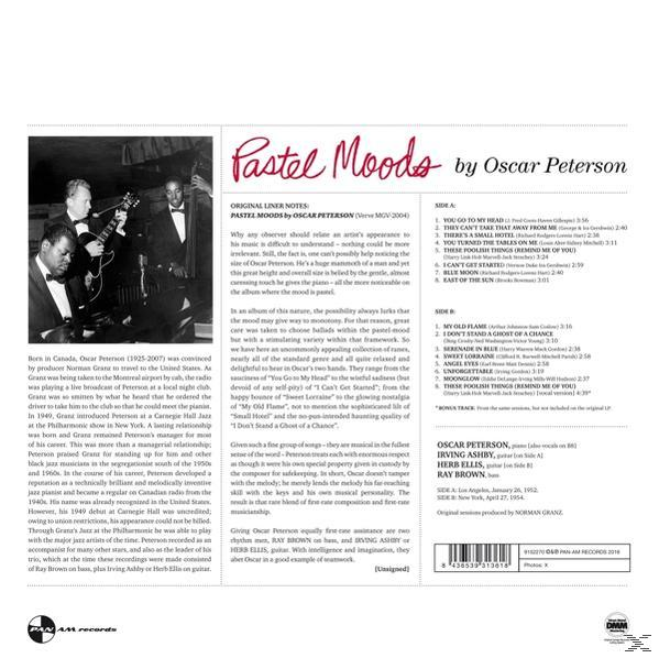 Album borító: Pastel Moods, Oscar Peterson. Fekete-fehér fotó zenészekről és szöveg.