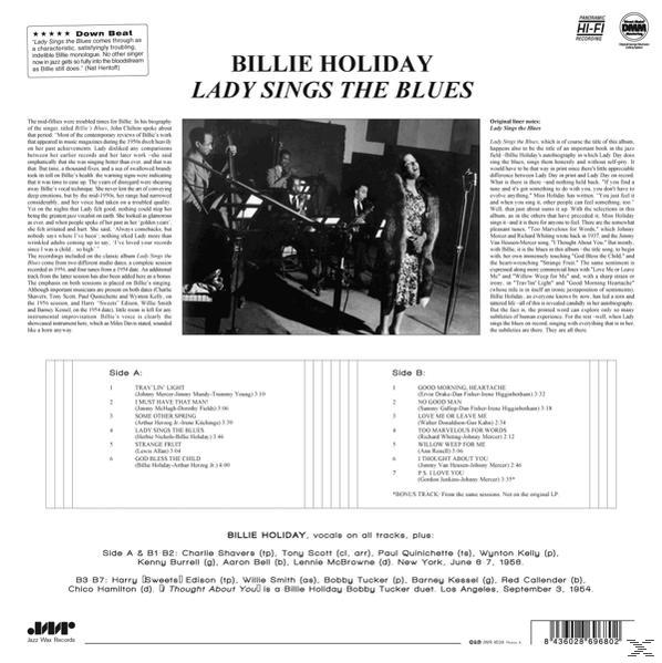 Album borító szöveggel és egy éneklő nő képével. A háttérben a zenéről szóló szöveg.
