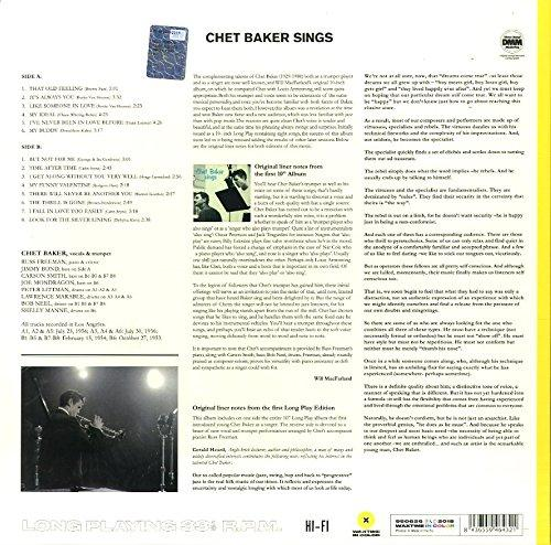 A 'Chet Baker Sings' album borítója, Chet Baker fekete-fehér fotójával és az album részleteivel.
