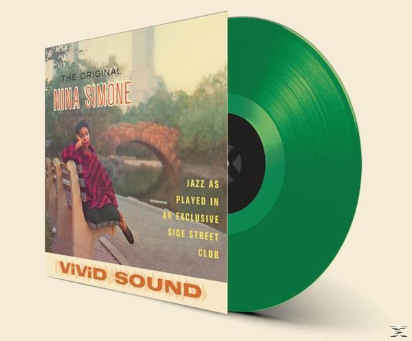 Album borító: Nina Simone, Vivid Sound. Nő a padon, zöld bakelit lemezzel az oldalán.