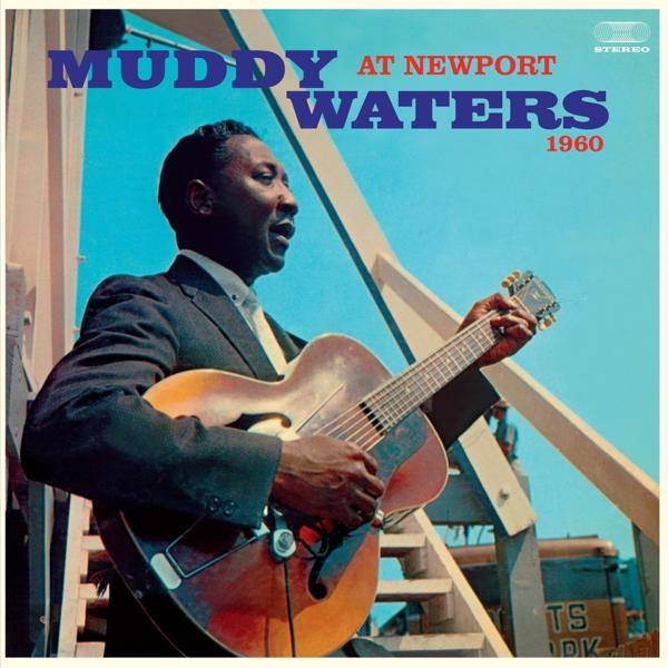 Muddy Waters gitározik, kék égbolt a háttérben. Album borító.