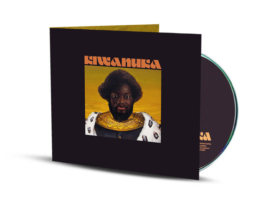 Albumcover mit einem schwarzen Mann in einer goldbesetzten Robe. Der Hintergrund ist gelb.