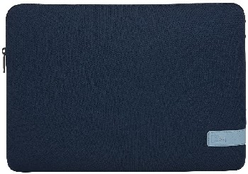 Funda para portátil azul marino con cremallera y una pequeña etiqueta. Fondo blanco.