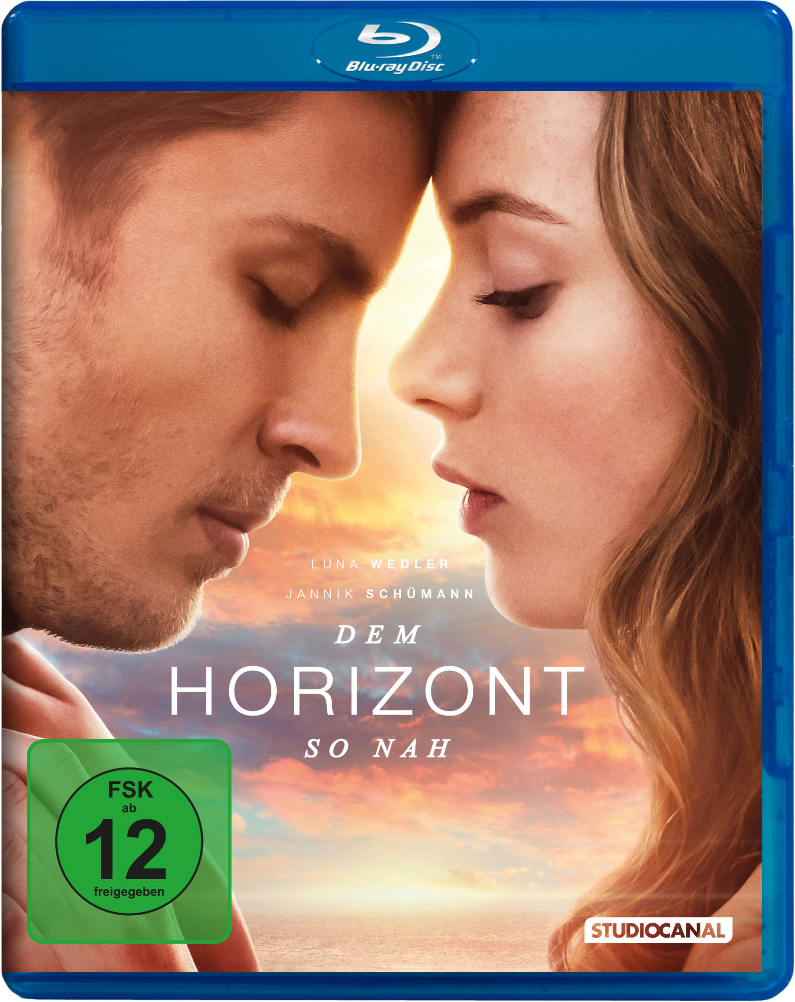 Blu-ray-Filmcover mit Paar nah, Text in der Mitte und blauem Rand.