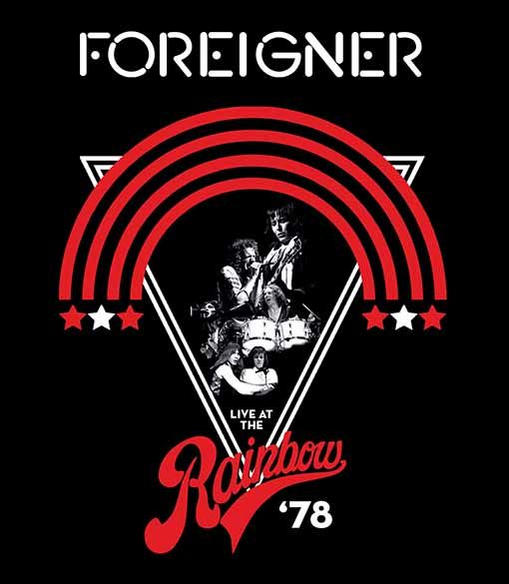 Foreigner album cover, met het logo van de band en een regenboog afbeelding. Live performance afbeelding in het midden.
