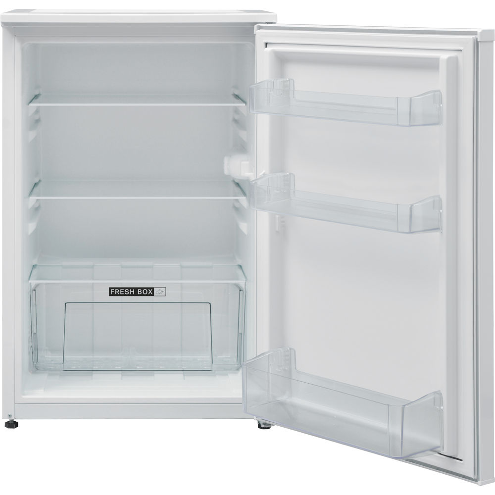 Réfrigérateur blanc, porte ouverte, avec étagères et une boîte fraîche, sur fond blanc.