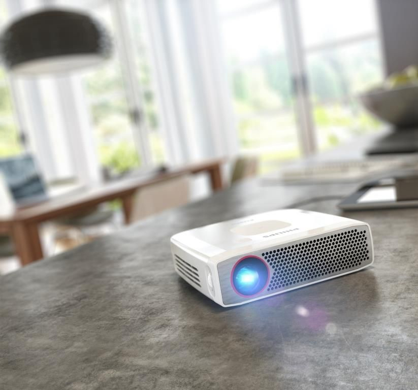 PHILIPS PICOPIX PLUS PPX 4835 EK Mini Beamer(HD, 350 Lumen)