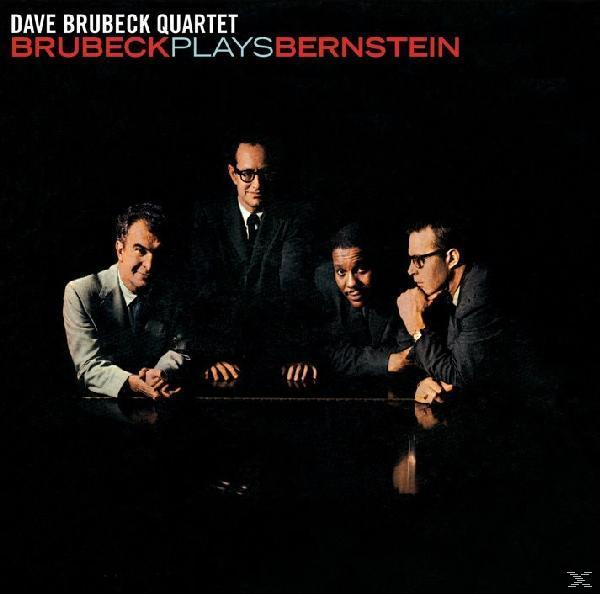 A Dave Brubeck Quartet albumának borítója, négy férfival és a 'Brubeck Plays Bernstein' címmel.