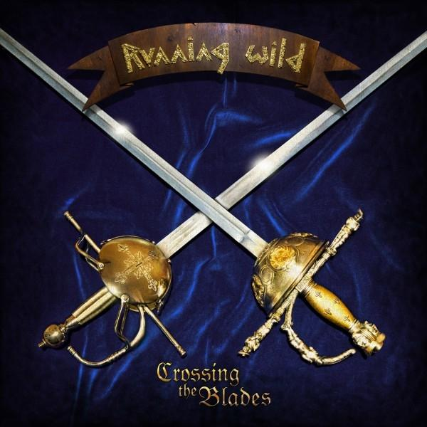 Albumcover: Gekreuzte Schwerter, goldene Griffe, auf blauem Grund und ein Banner mit 'Running Wild'.
