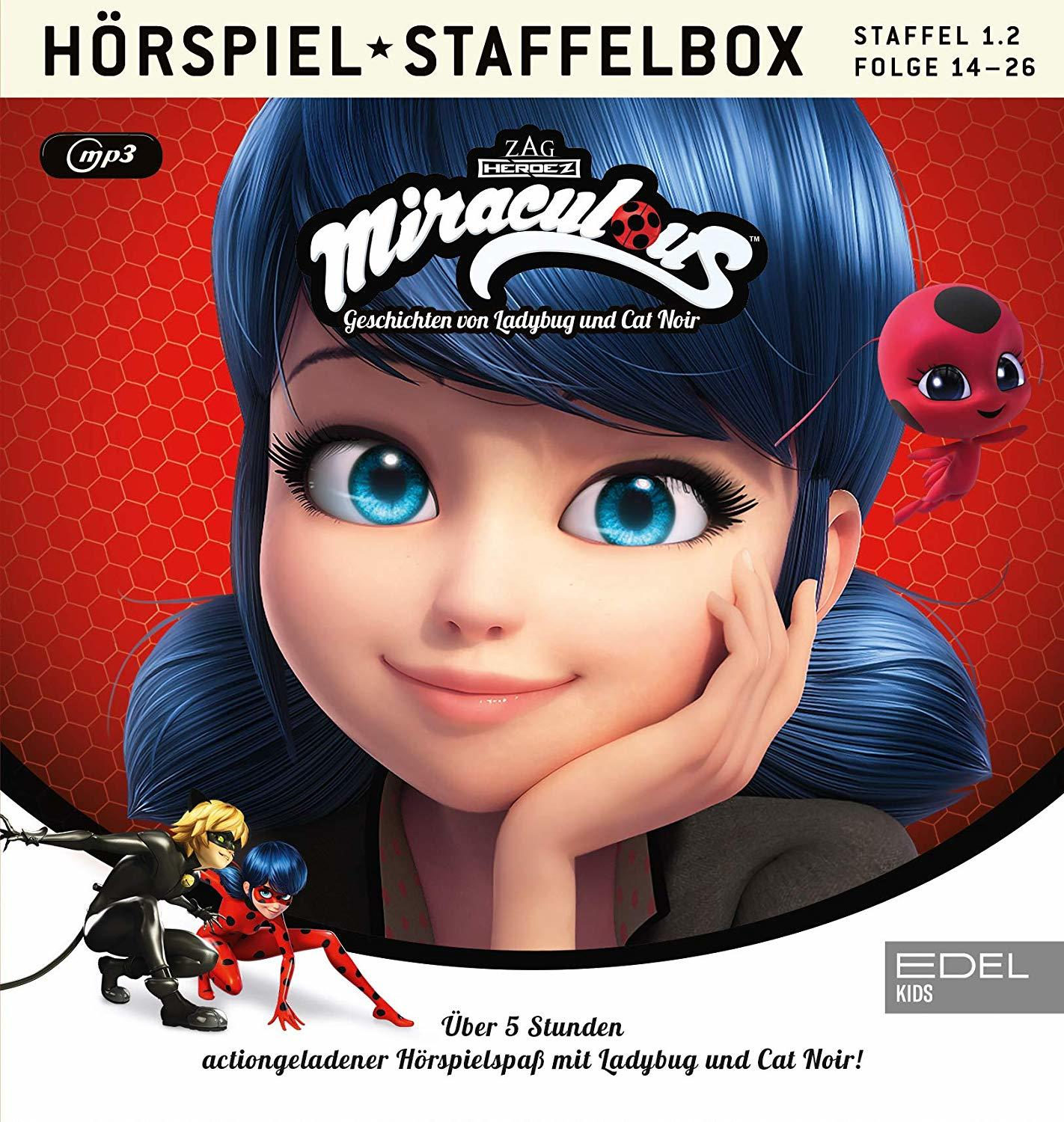 Miraculous Ladybug Hörbuchcover mit Ladybug, Cat Noir und Kwami im Cartoonstil.