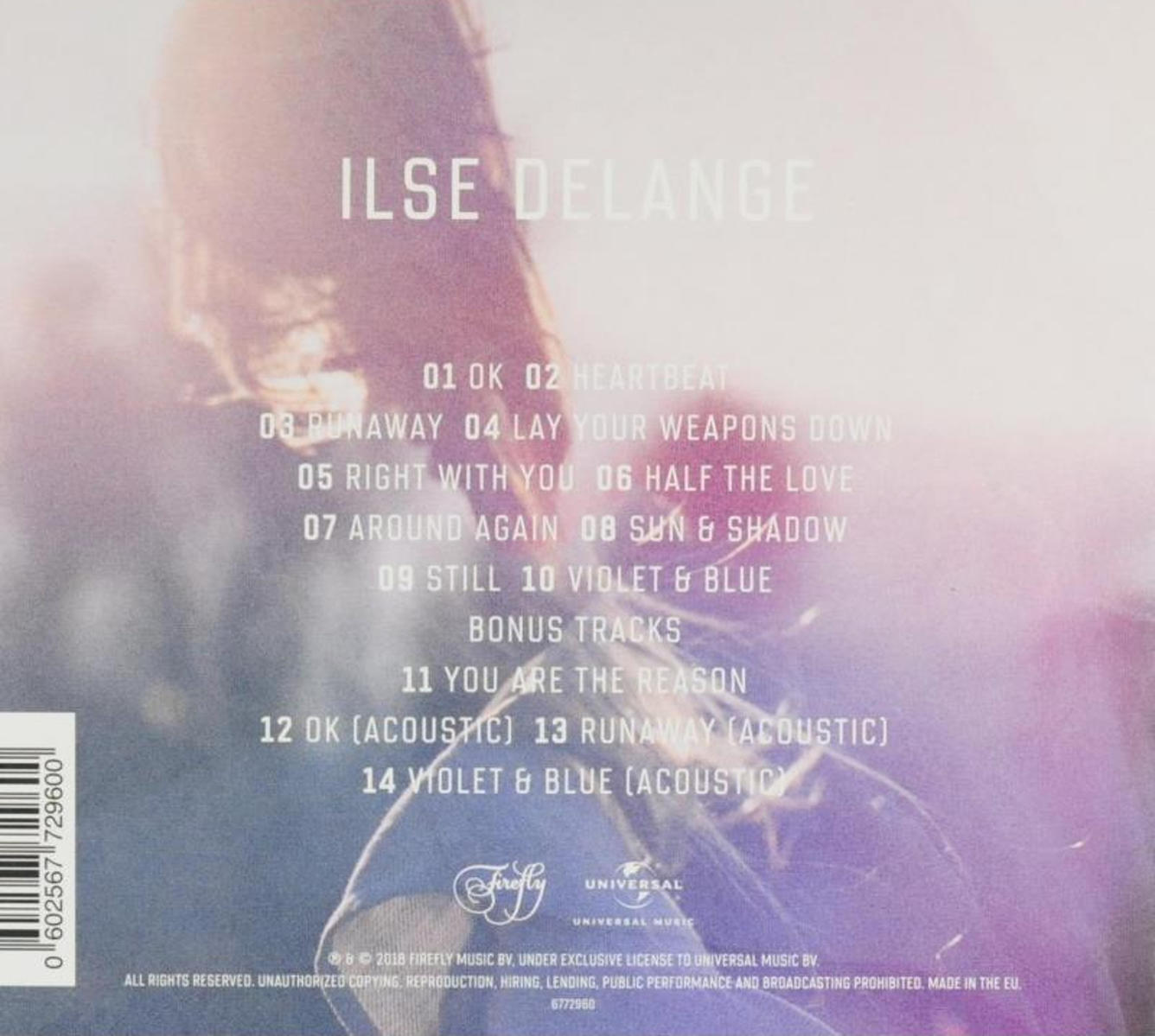 Achterkant van een Ilse DeLange CD-hoes met tracklist. Ilse's naam staat bovenaan.
