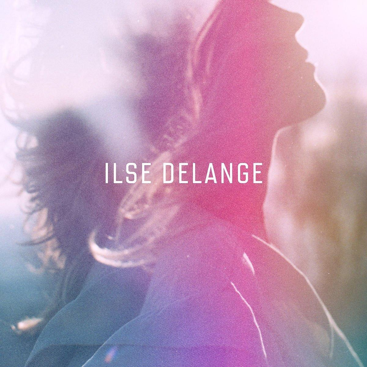 Albumhoes met de naam Ilse DeLange in wit en een silhouet van een vrouw met een kleurrijke achtergrond.