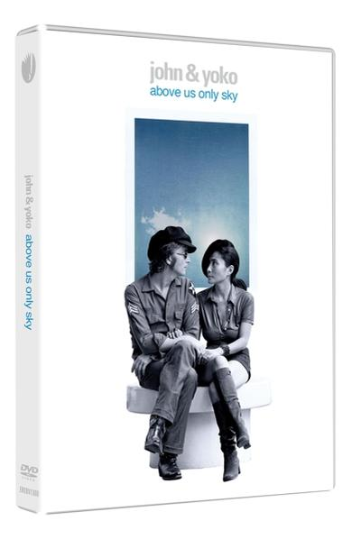 John és Yoko DVD-tokja, amin a páros ül. A cím: 'above us only sky'.
