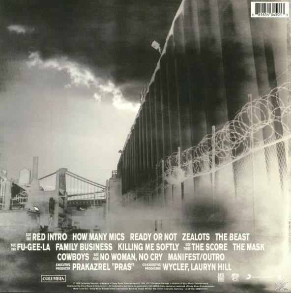 Pochette d'album avec scène de prison, barbelés, ciel nuageux. Texte avec liste des titres et noms d'artistes.