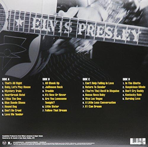 Fekete-fehér album borító Elvis Presley gitárjával és a dalszövegekkel.