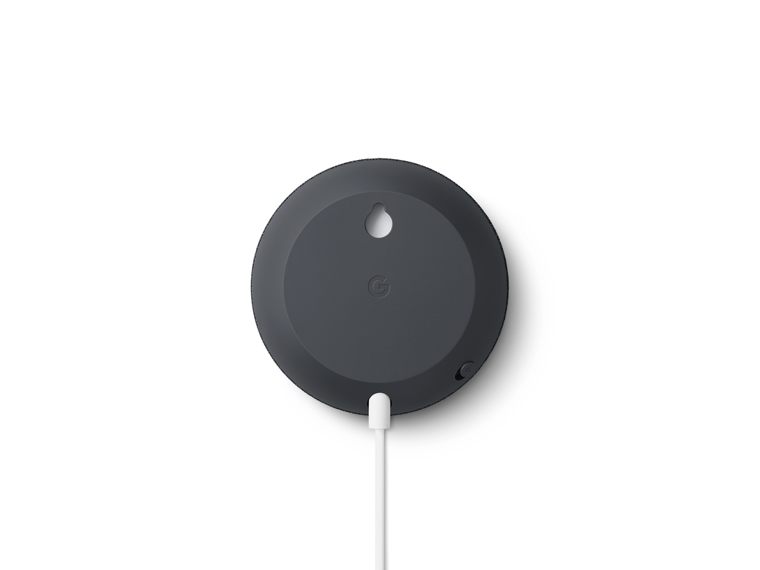 Achterkant van een donkergrijze Google Nest Mini met een wit netsnoer, op een zwarte achtergrond.