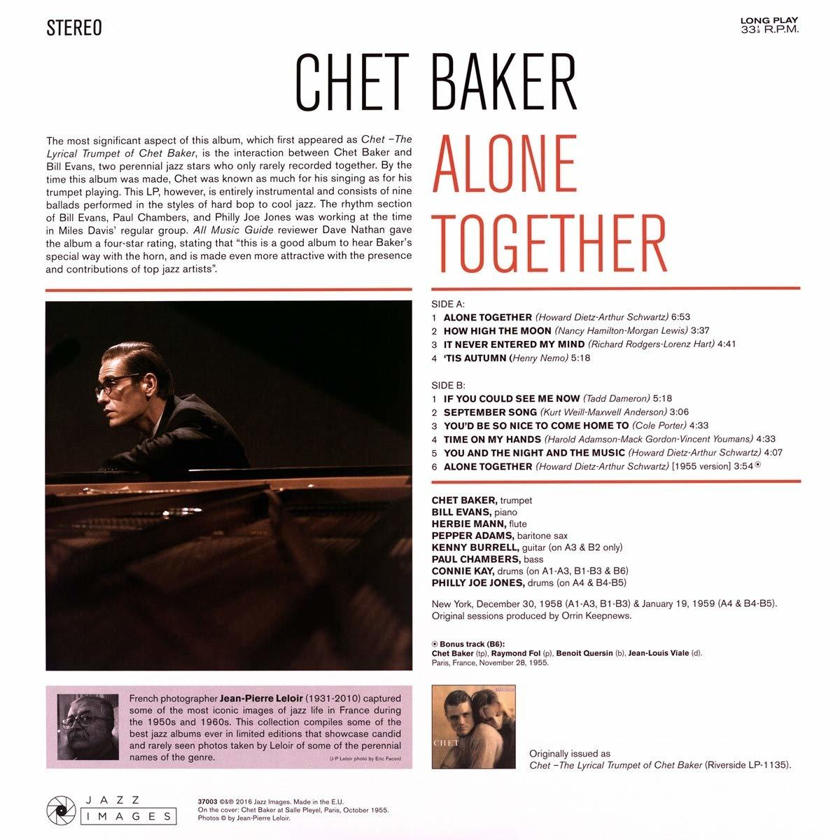 Chet Baker 'Alone Together' című albumának borítója, szöveggel és Chet képével.
