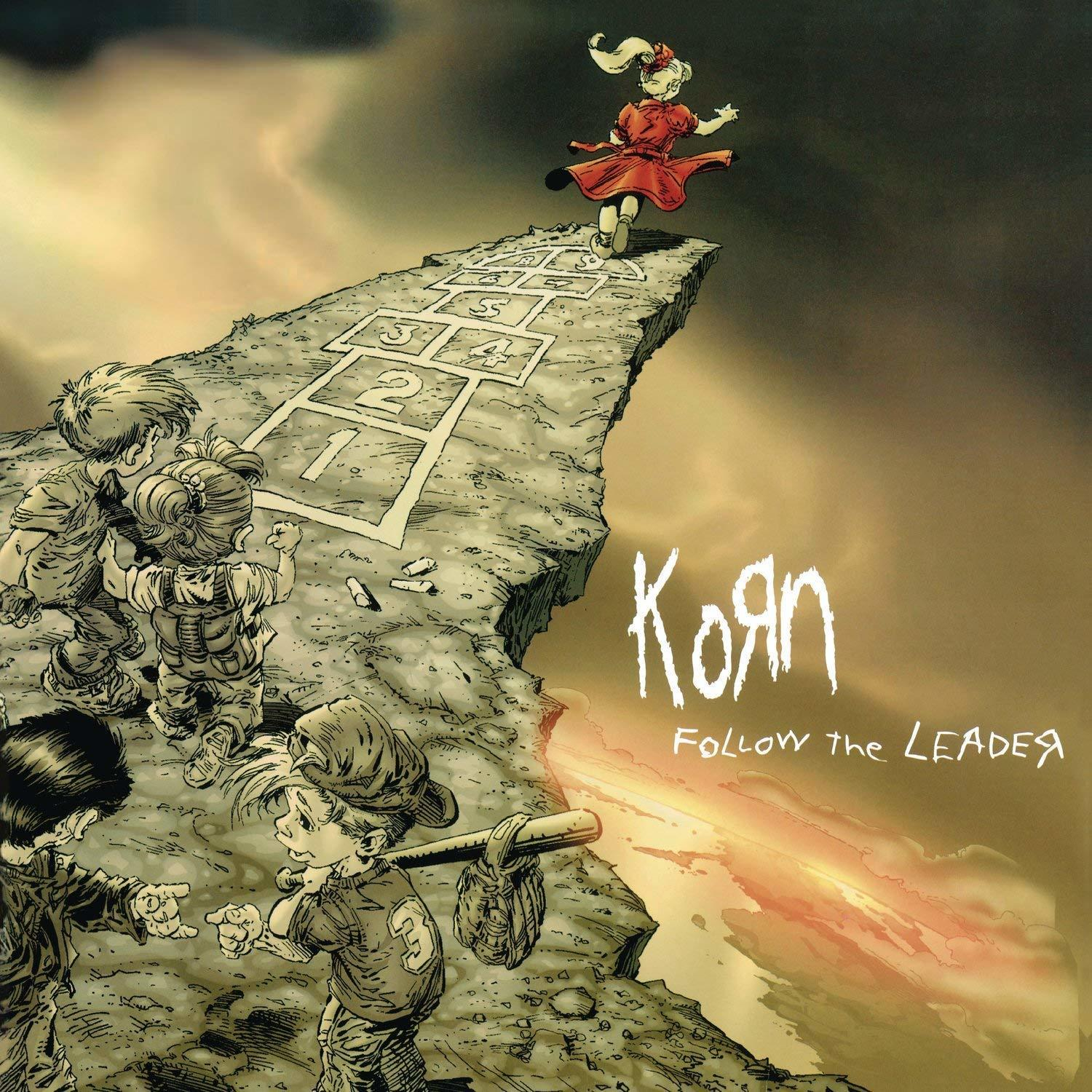 Korn album borítója. Gyerekek ugróiskoláznak egy sziklán. Egy lány a szikla vége felé fut.