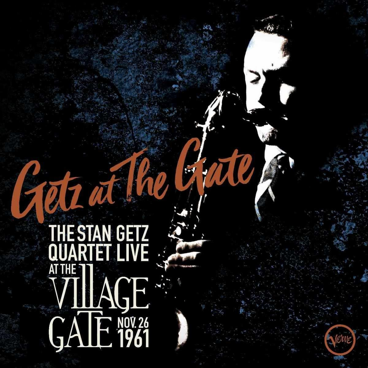 A Getz at the Gate album borítója, egy jazz zenésszel, aki szaxofonozik.